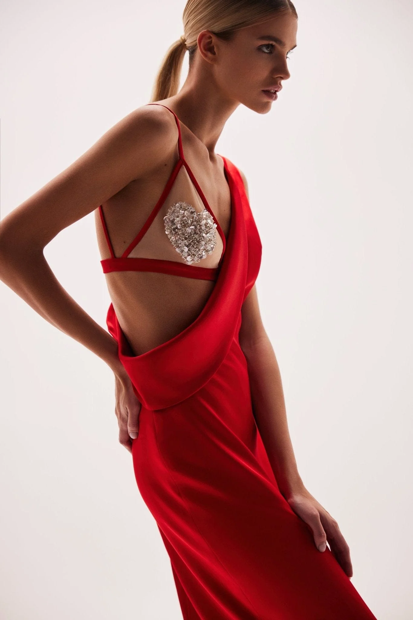 Femme-fatal red maxi dress - Image 5