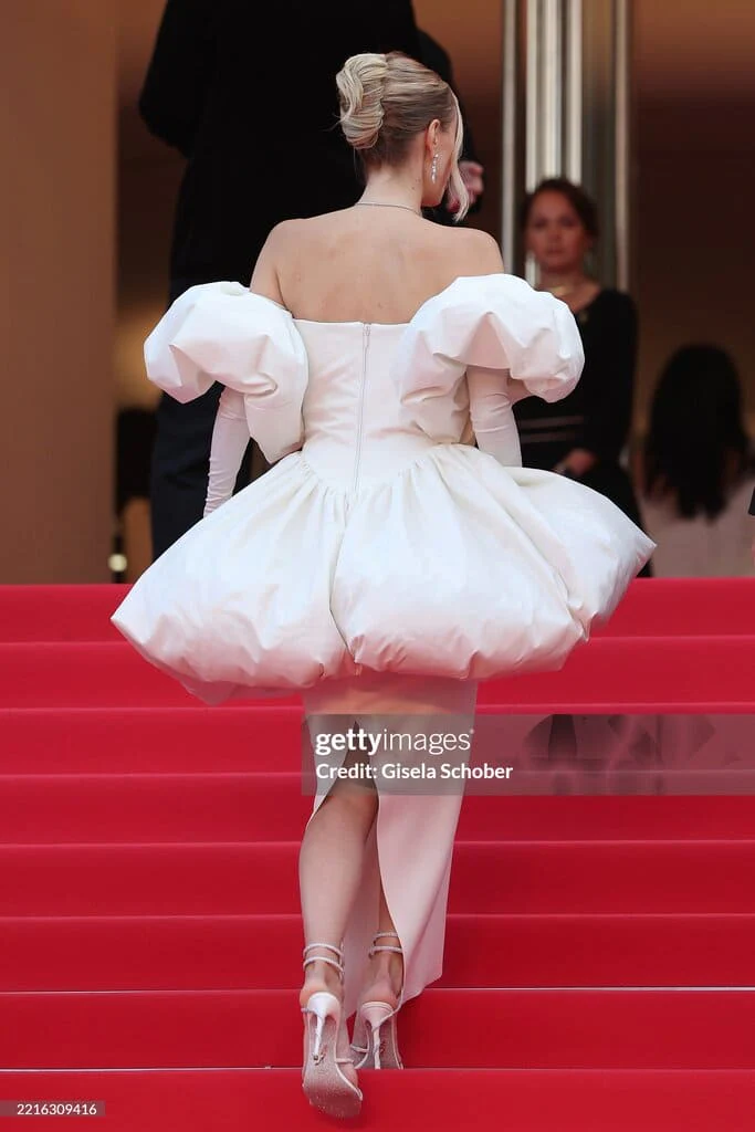 Glamorous taffeta mermaid dress in white - Image 2