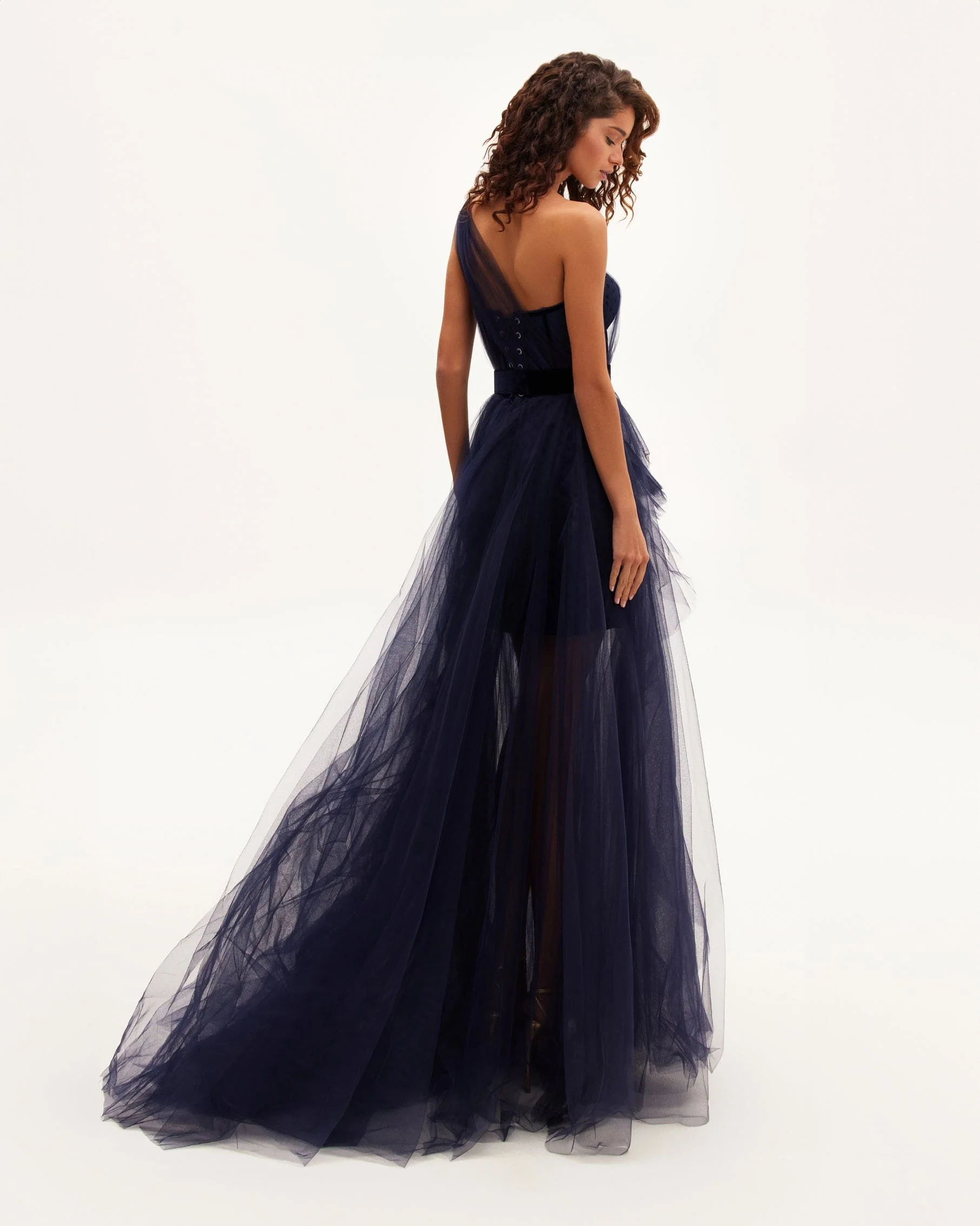 Royal Navy tulle gown with detachable sleeve - Image 3